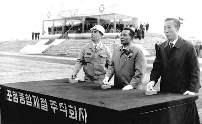 오른쪽이 김학렬 부총리 