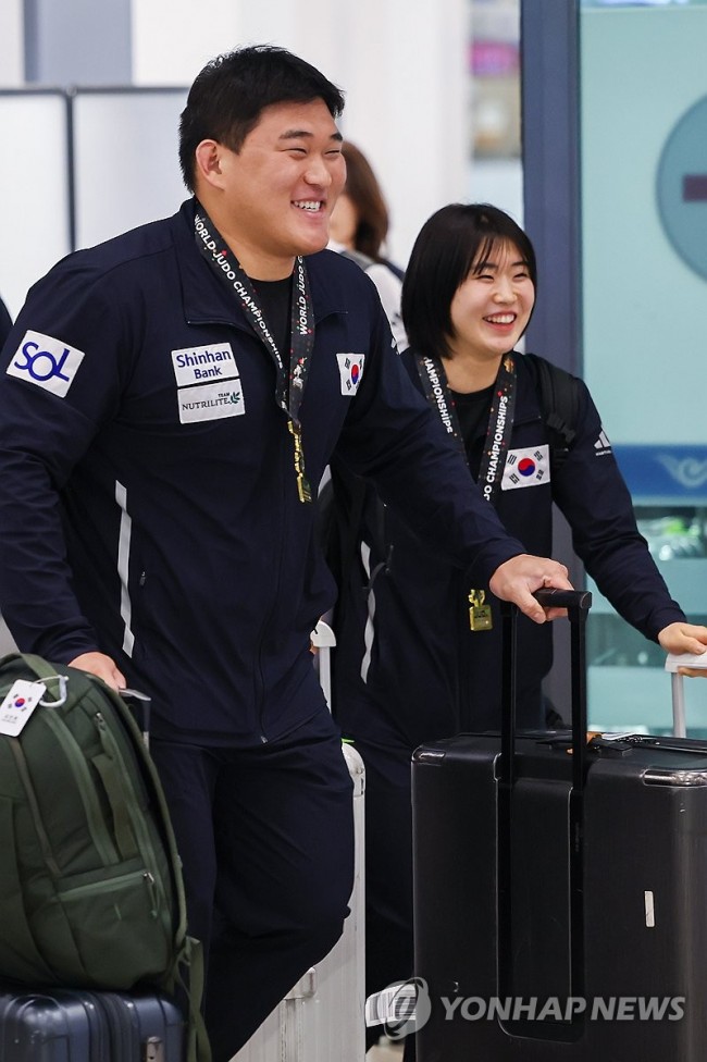 귀국하는 유도 김민종, 허미미