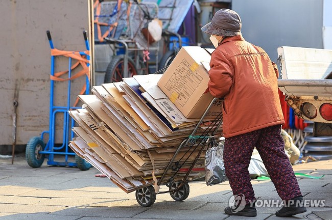 전국 폐지 줍는 노인 4만2천명, 한달 수입 16만원