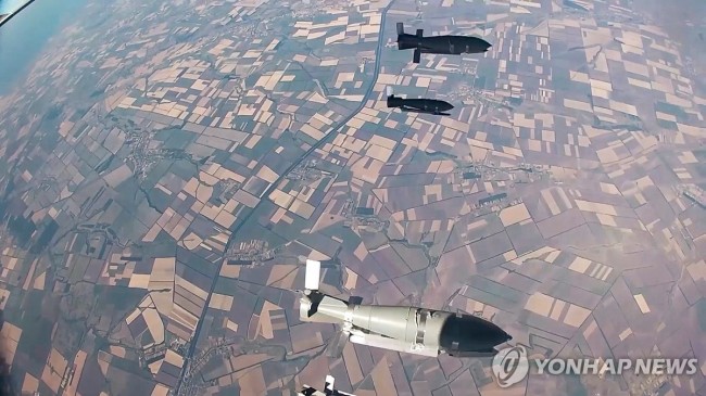 쿠르스크 일대에서 러시아군 전폭기가 투하한 활공폭탄