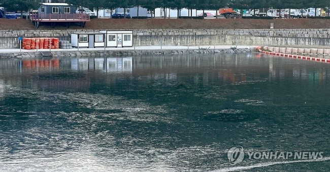 얼음 어는 화천산천어축제장