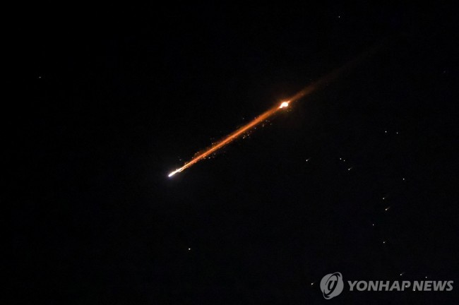 이스라엘을 향해 발사된 이란 미사일