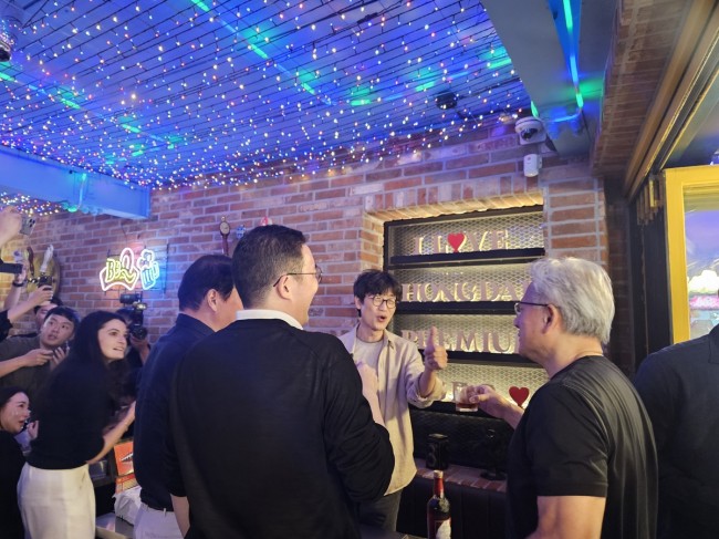 2차 BBQ에서 즐거운 시간 보내는 총수들