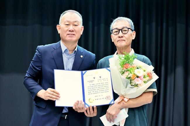 신인문학대상(시 부문&nbsp;김만호 '뱀장어 스튜')