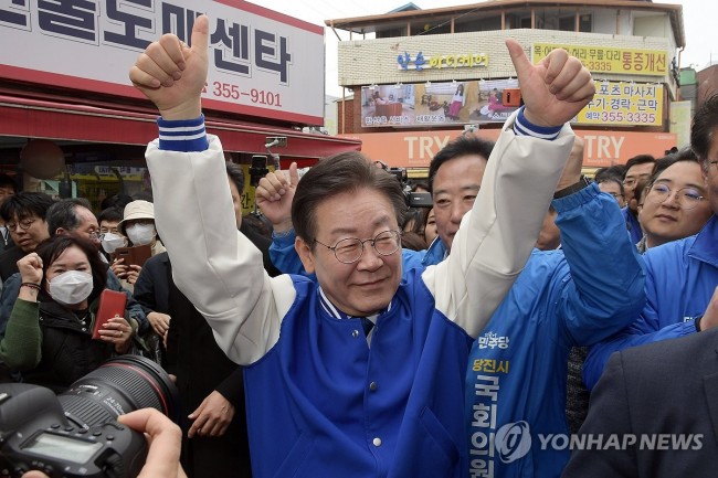 유세하는 더불어민주당 이재명 대표