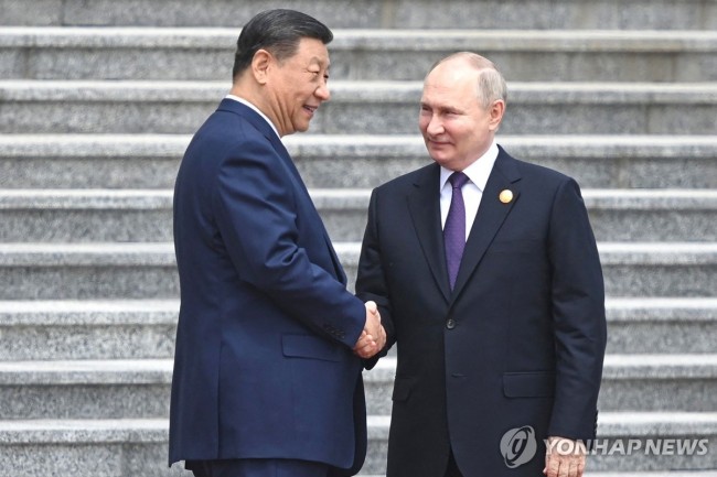 악수하는 중국·러시아 정상