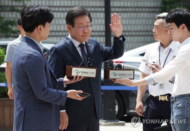 '조용히 좀..'
