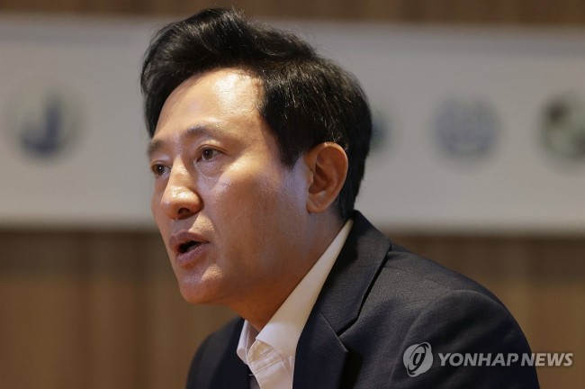 연합뉴스와 인터뷰하는 오세훈 서울시장