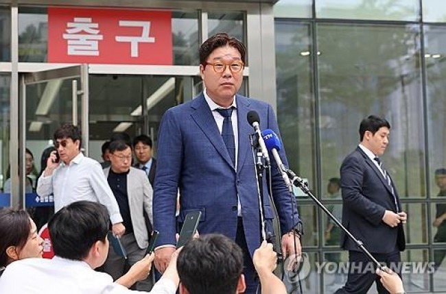 입장 밝히는 김성태