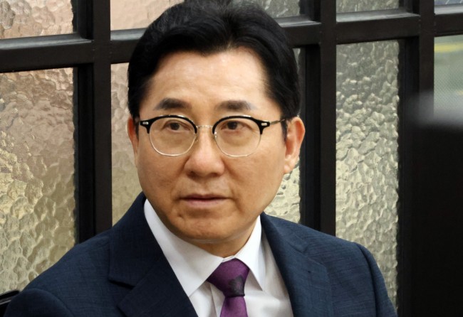 법원 출석한 박경귀 아산시장