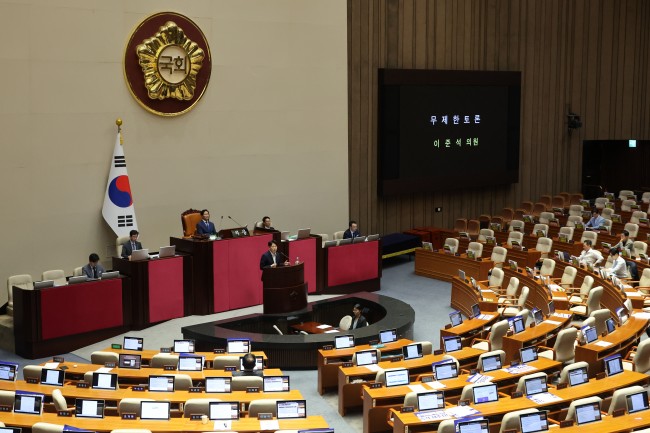 무제한토론 이어가는 개혁신당 이준석 의원