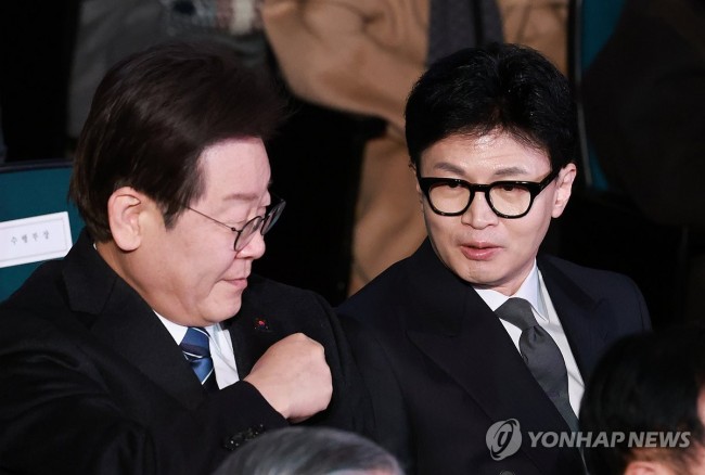 대화하는 한동훈 비대위원장-이재명 대표