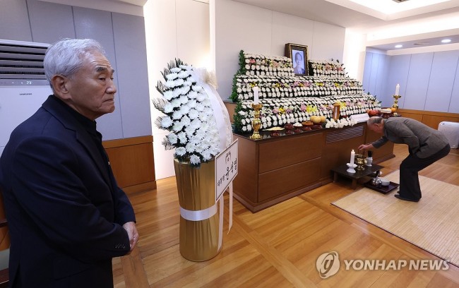 장기표 원장에 빈소 지키는 이재오 이사장