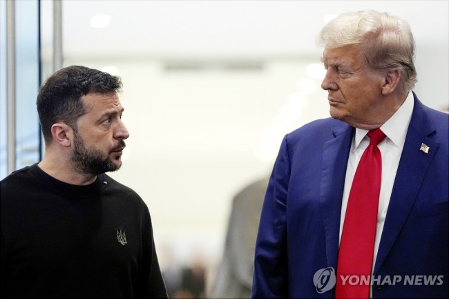 지난 9월 뉴욕서 젤렌스키 우크라이나 대통령과 만난 트럼프 미 대통령 당선인(오른쪽) 