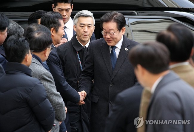 이재명 대표, 위증교사 법원 출석