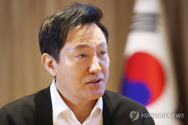인터뷰하는 오세훈 시장