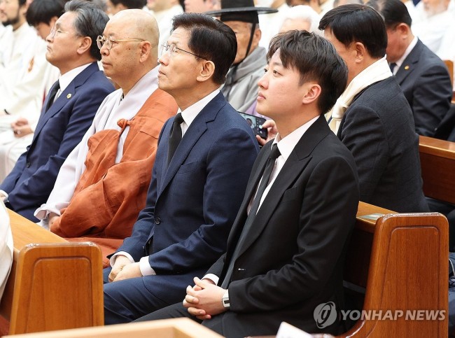 이준석 후보(맨 오른쪽)와 김문수 후보(맨 오른쪽 두 번째)