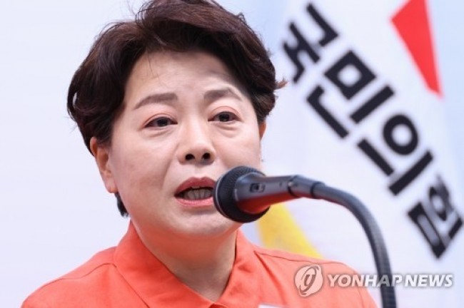 기자간담회 하는 윤희숙 혁신위원장