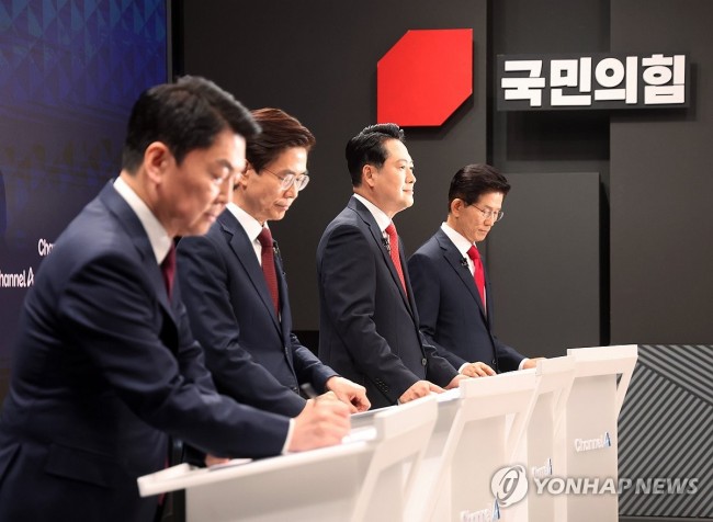 방송토론 준비하는 후보들